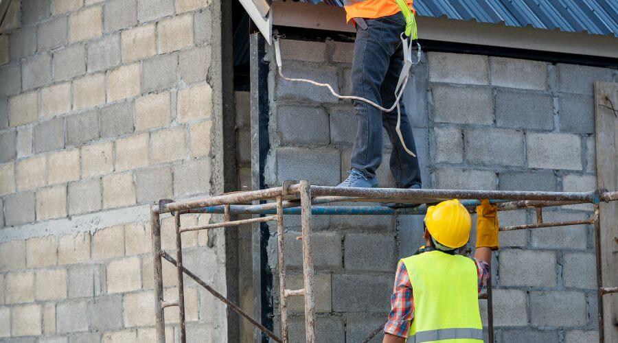 Expert Emergency Roof Repairs services in Westville, FL